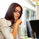 20170731093352 women businesswoman working thinking